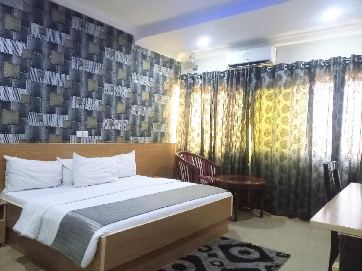 איבאדן Fawzy Hotel מראה חיצוני תמונה