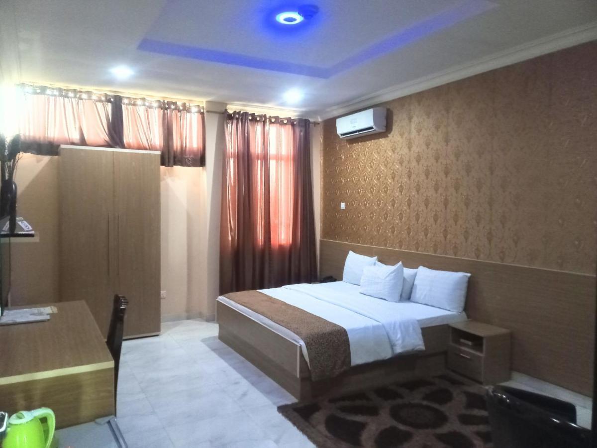 איבאדן Fawzy Hotel מראה חיצוני תמונה