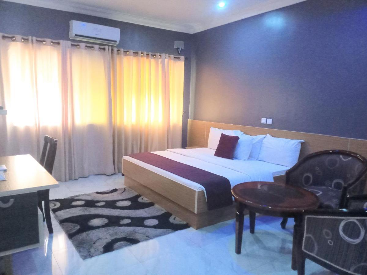 איבאדן Fawzy Hotel מראה חיצוני תמונה