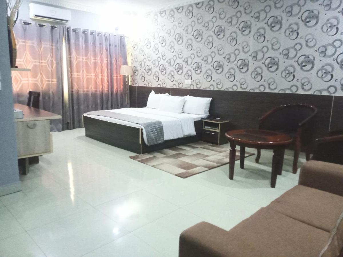 איבאדן Fawzy Hotel מראה חיצוני תמונה