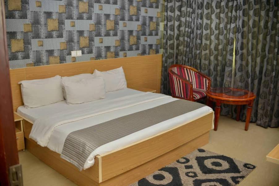 איבאדן Fawzy Hotel מראה חיצוני תמונה