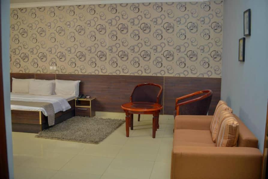 איבאדן Fawzy Hotel מראה חיצוני תמונה