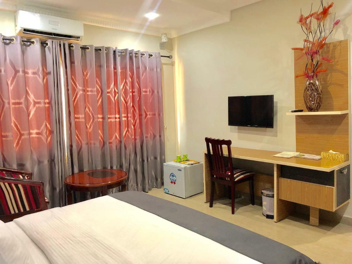 איבאדן Fawzy Hotel מראה חיצוני תמונה